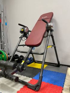 Инверсионный стол Z-UP 3 (серебряная рама, коричневая спинка) Выставочный экземпляр